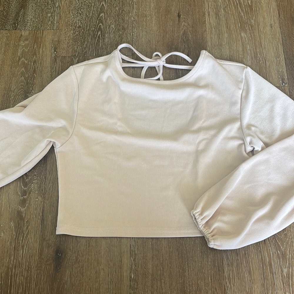 Long sleeve cropped sweater!